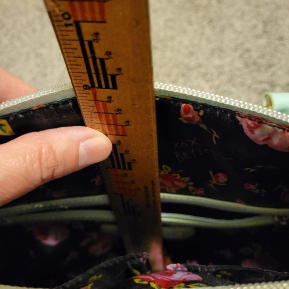 Betsey Johnson Mint Green Quilted Handbag with Gold Bow Clutches & Wristlets - Picture 6 of 15